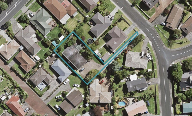 72 Vintage Drive, Henderson, Auckland - Carousel 1