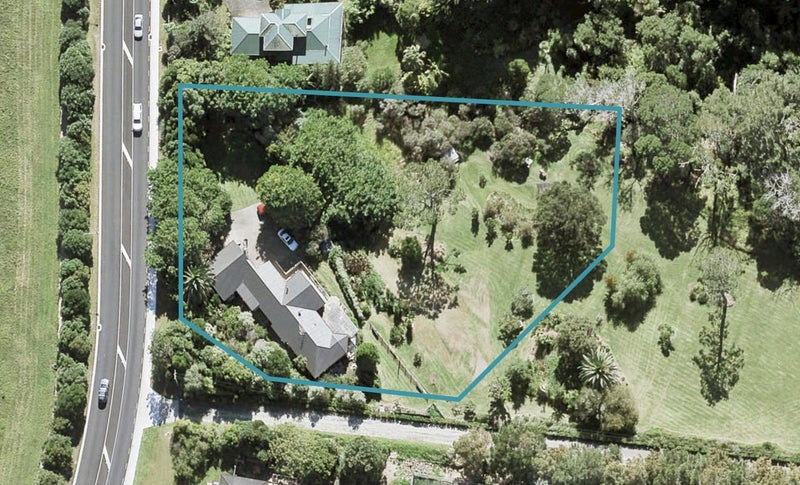 1127 Whangaparaoa Road, Tindalls Beach, Whangaparaoa - Carousel 1