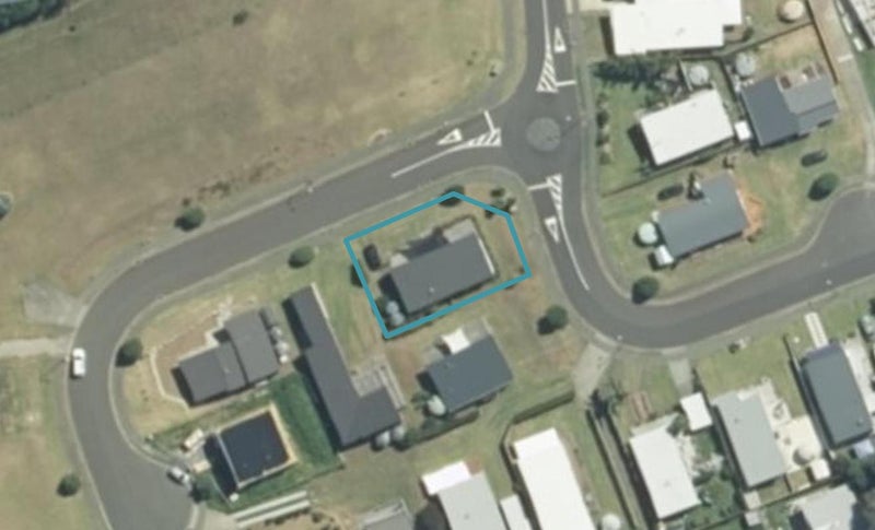 30 Dolphin Drive, Whiritoa, Waihi - Carousel 1