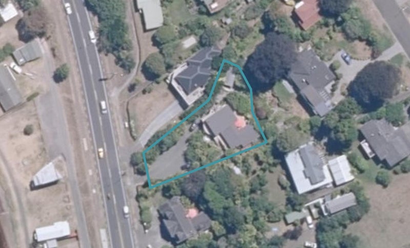 198 Lake Terrace, Waipahihi, Taupō - Carousel 1