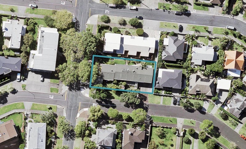 1/32 Benbow Street, St Heliers, Auckland - Carousel 1