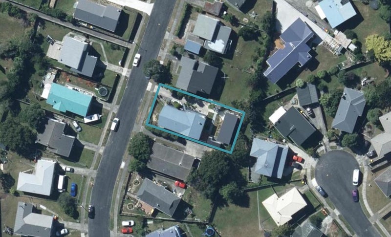 32 Beaumaris Crescent, Ascot Park, Porirua - Carousel 1
