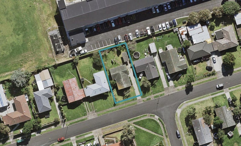 11 Calthorp Close, Favona, Auckland - Carousel 1