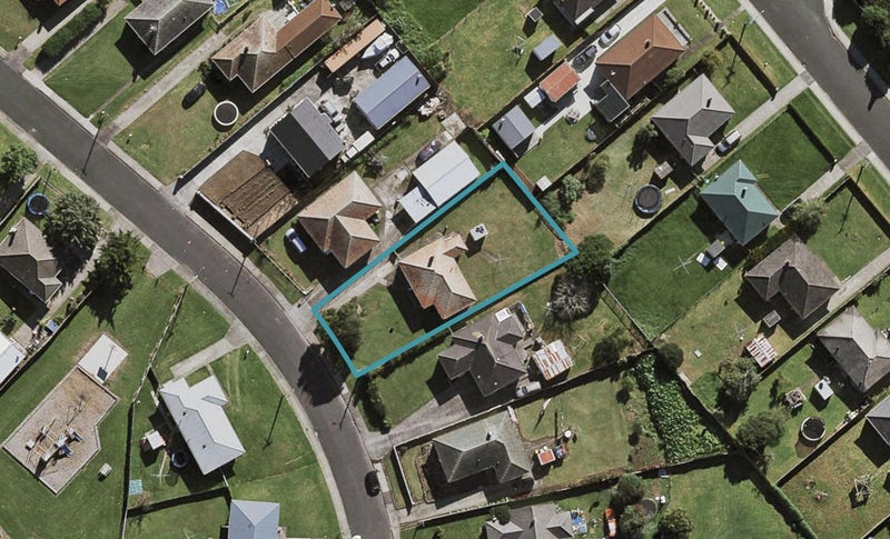 37 Firth Crescent, Otara, Auckland - Carousel 1