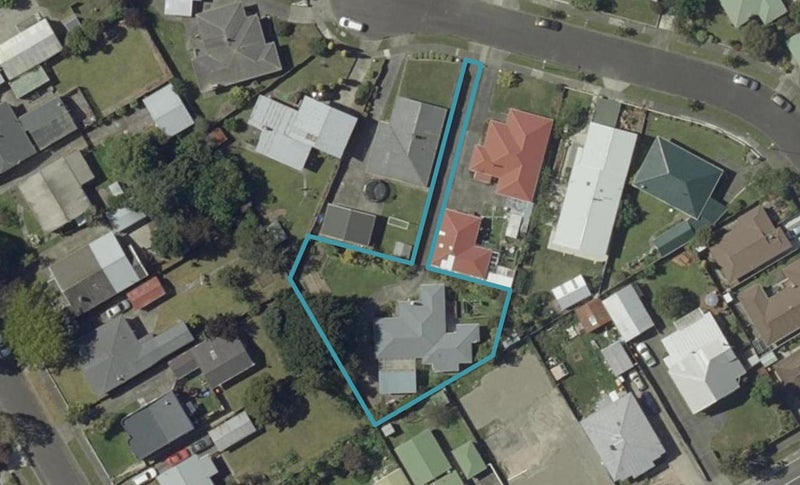 7 Lowestoft Place, West End, Palmerston North - Carousel 1