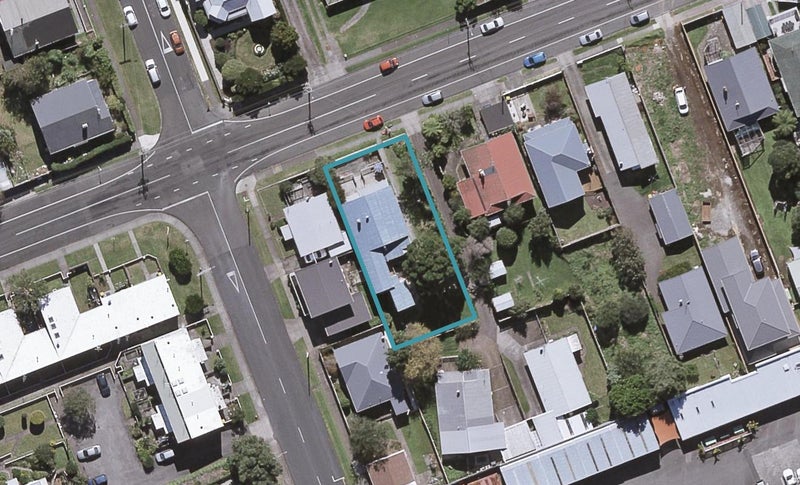 136 Lemon Street, Strandon, New Plymouth - Carousel 1