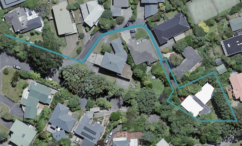 15 Grenfell Drive, Karori, Wellington - Carousel 1