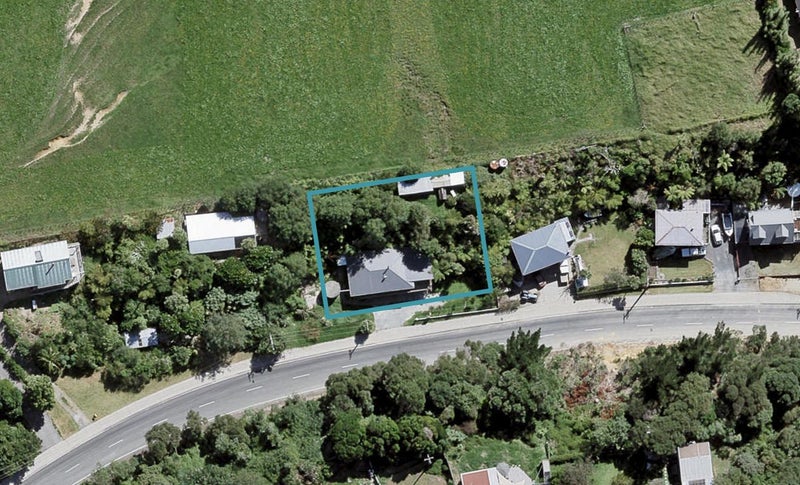 12 Shelly Beach Road, Helensville - Carousel 1