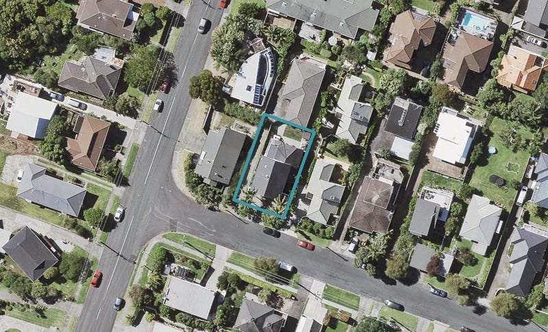 49 Rangitoto Terrace, Milford, Auckland - Carousel 1