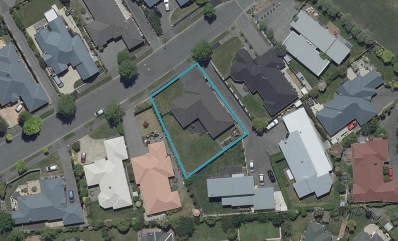 8 Birkdale Drive, Shirley, Christchurch - Carousel 1