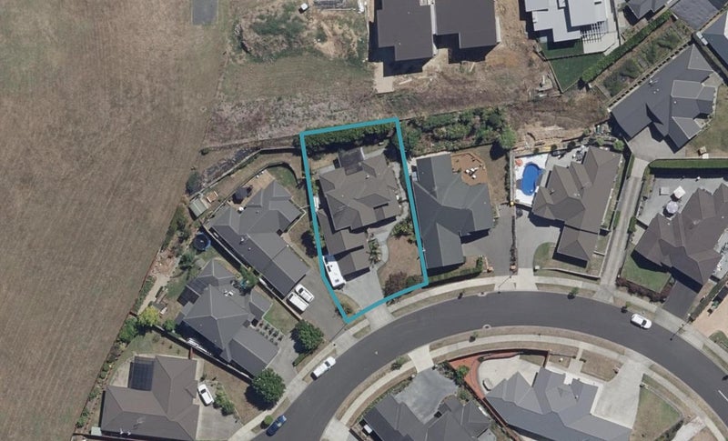 14 Sharaleigh Place, Grandview Heights, Hamilton - Carousel 1