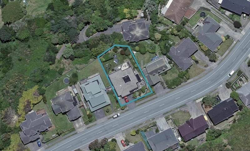 66 Woodman Drive, Tawa, Wellington - Carousel 1
