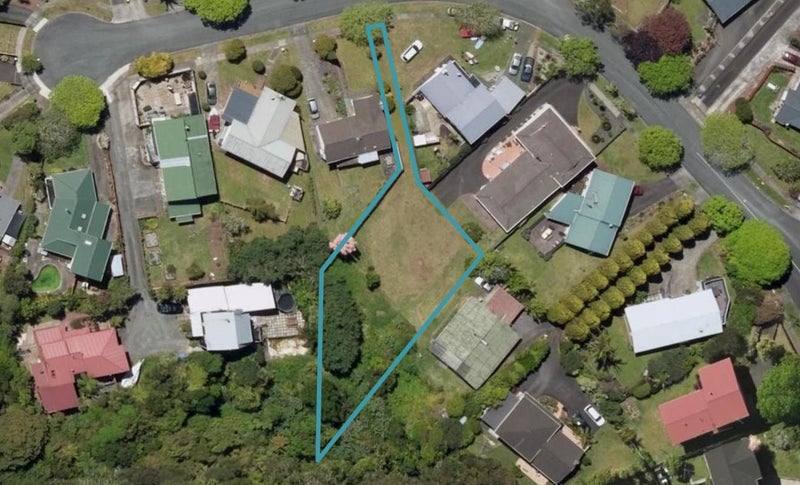 11 Ranfurly Place, Te Kamo, Whangārei - Carousel 1