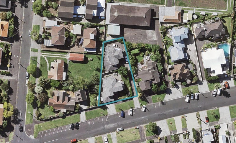 1/4 Nihill Crescent, Mission Bay, Auckland - Carousel 1