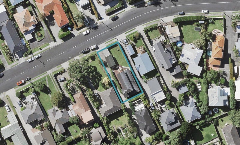 35 Williamson Avenue, Belmont, Auckland - Carousel 1