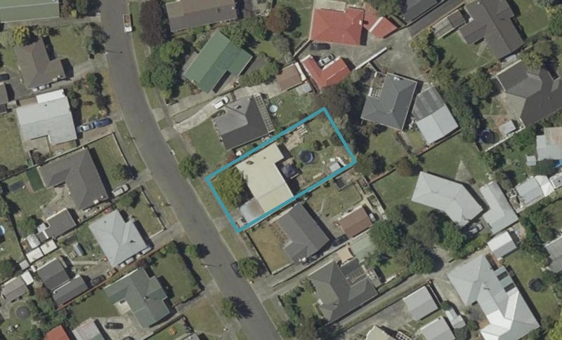 11 Mokau Place, Terrace End, Palmerston North - Carousel 1