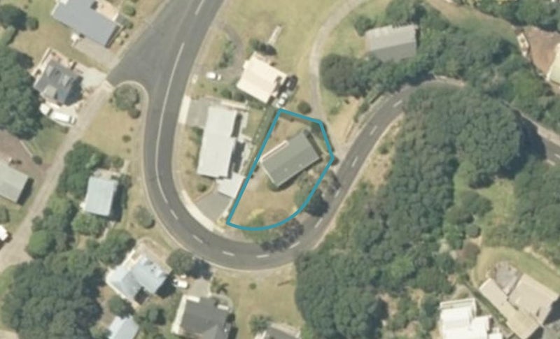 319 Onemana Drive, Onemana, Whangamatā - Carousel 1
