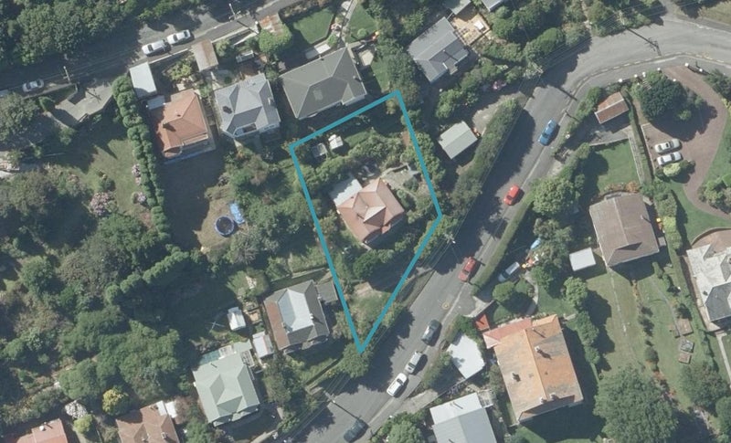15 Adderley Terrace, Ravensbourne, Dunedin - Carousel 1