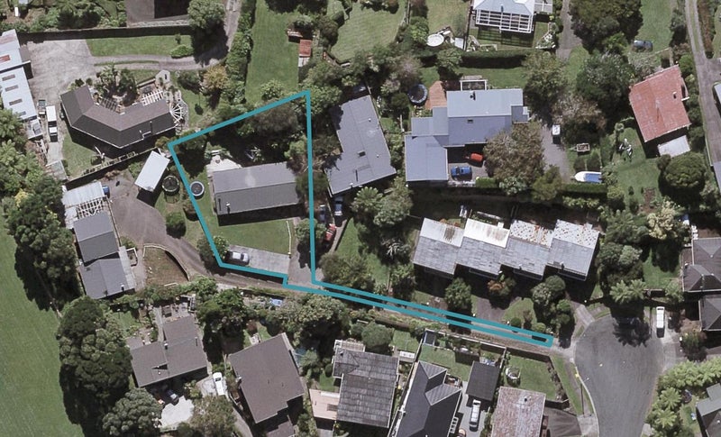 15B Leatham Avenue, Strandon, New Plymouth - Carousel 1