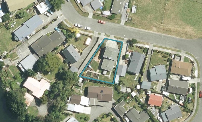 16 Shirtliff Street, Riversdale, Blenheim - Carousel 1