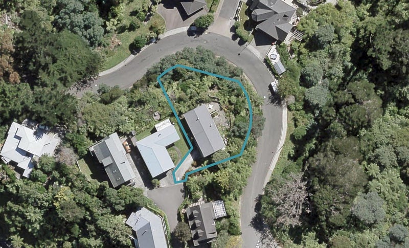 9 Farrelly Grove, Fairfield, Lower Hutt - Carousel 1