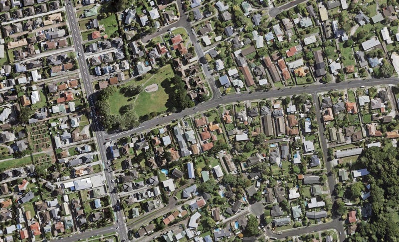 1/11 Grande Vue Road, Hillpark, Auckland - Carousel 1