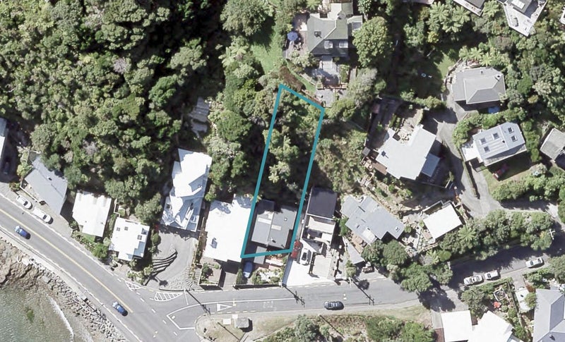5 Ferry Road, Days Bay, Lower Hutt - Carousel 1
