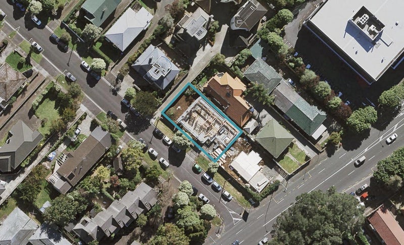 1 Tawera Road, Greenlane, Auckland - Carousel 1