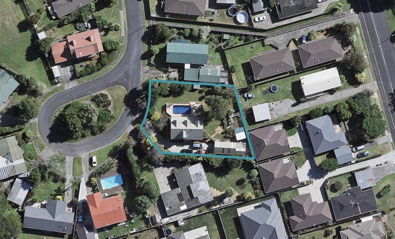 12 Noble Street, Waiuku, Waiuku - Carousel 1