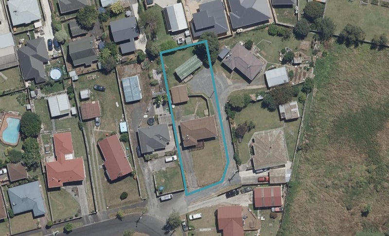 9 Mabian Crescent, Deanwell, Hamilton - Carousel 1
