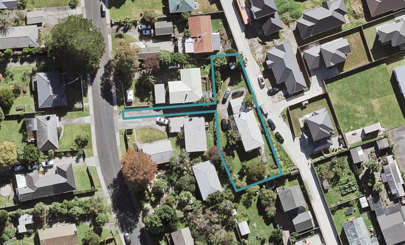 7 Paragon Avenue, Beach Haven, Auckland - Carousel 1