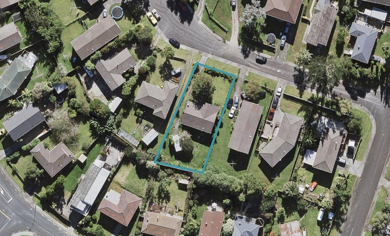 7 Vallance Place, Massey, Auckland - Carousel 1