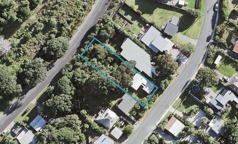 11 Domain Crescent, Waimauku - Carousel 1