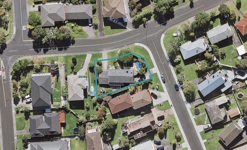 2 Lydford Place, Glendene, Auckland - Carousel 1