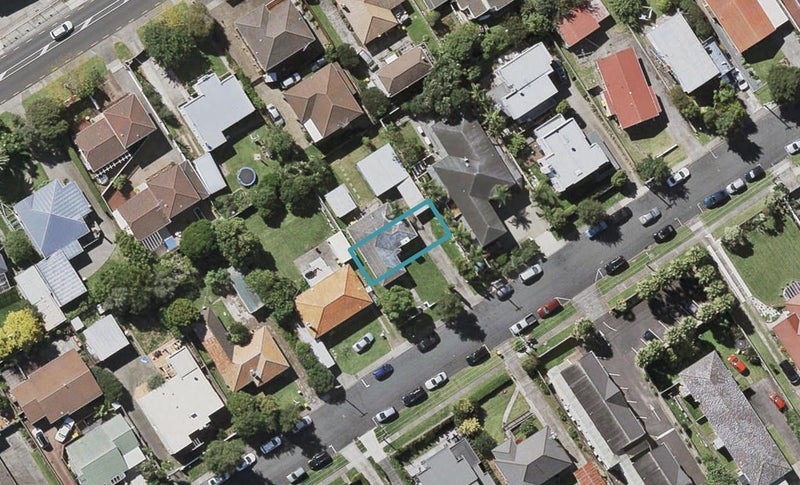 15B Lomond Street, Takapuna, Auckland - Carousel 1