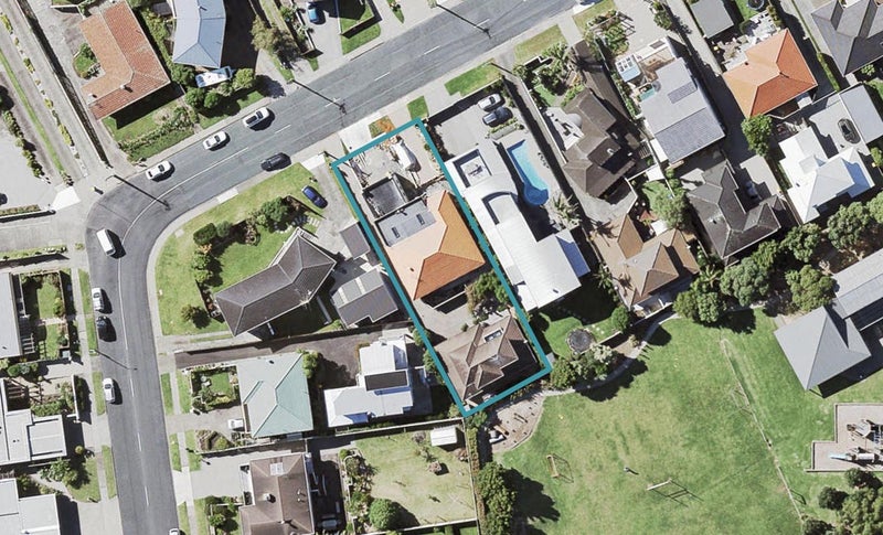 2/16 Waller Avenue, Bucklands Beach, Auckland - Carousel 1