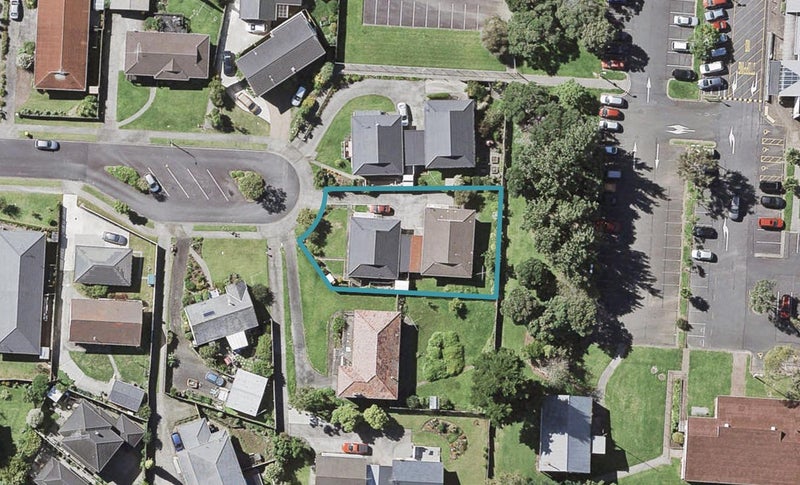 2/23 Benygloe Place, Highland Park, Auckland - Carousel 1