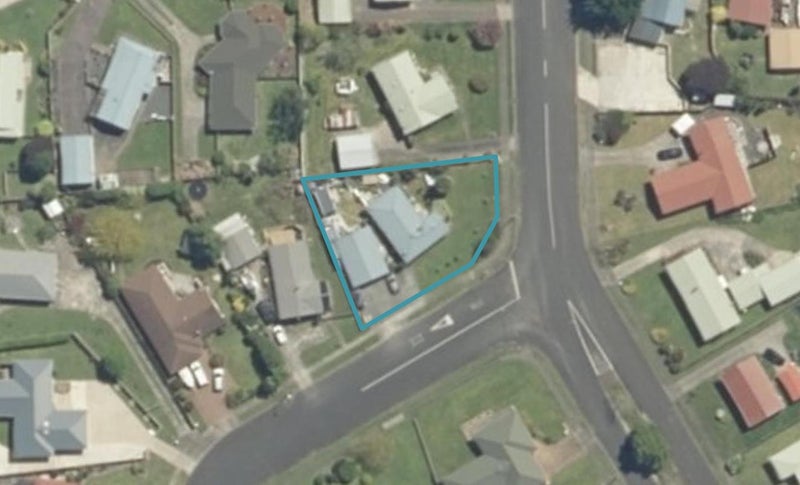 24 Darlington Street, Ngatea, Ngatea - Carousel 1