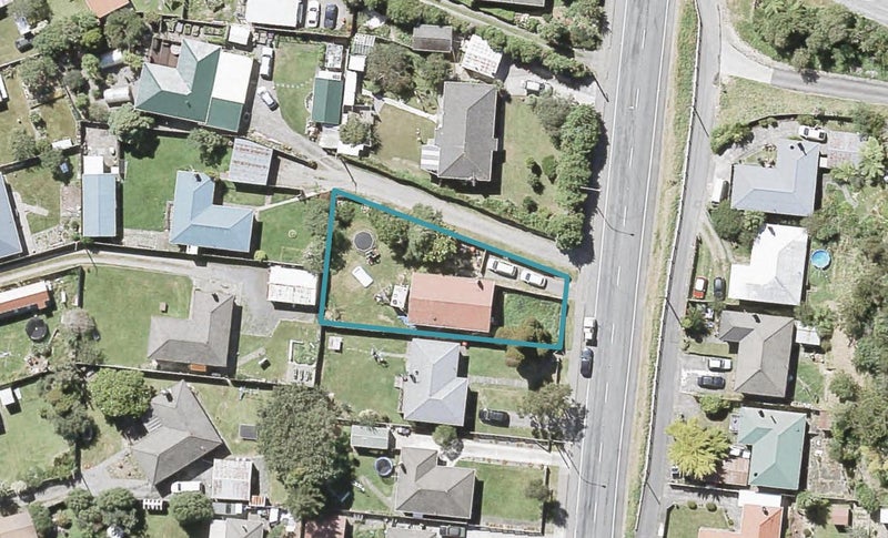 82 Coast Road, Wainuiomata, Lower Hutt - Carousel 1