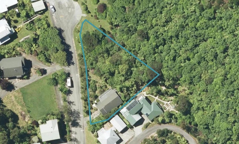 20 Amelia Crescent, Waikawa, Picton - Carousel 1