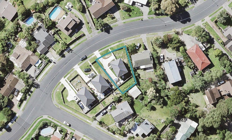 41 Oaktree Avenue, Browns Bay, Auckland - Carousel 1