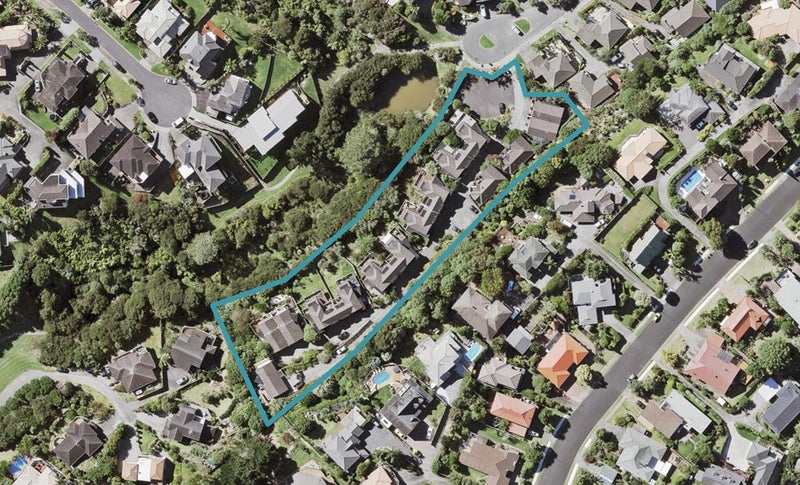 13/19 Langana Avenue, Browns Bay, Auckland - Carousel 1