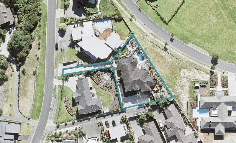 9 Beauvoir Avenue, Matakatia, Whangaparaoa - Carousel 1