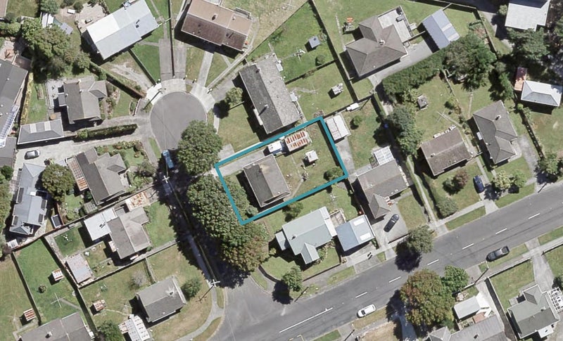 10 Burke Grove, Naenae, Lower Hutt - Carousel 1