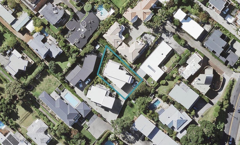 4B Beach Road, Castor Bay, Auckland - Carousel 1