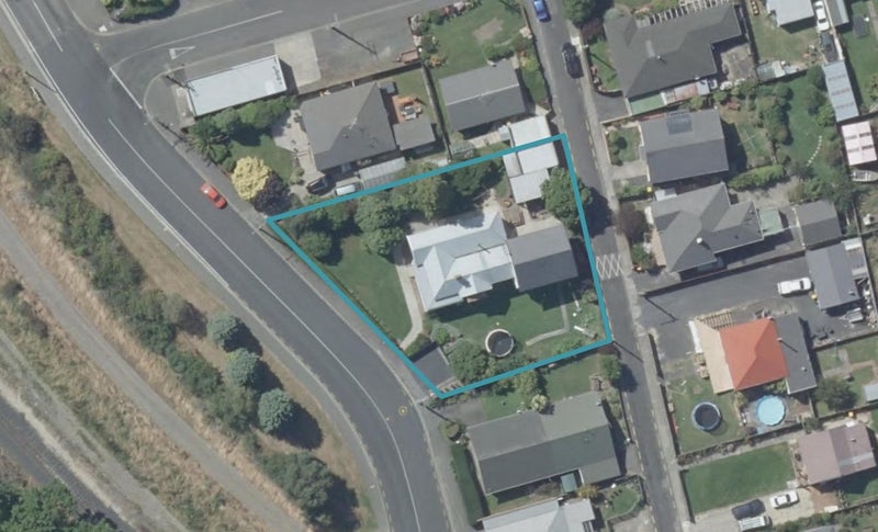 7 North Taieri Road, Abbotsford, Dunedin - Carousel 1