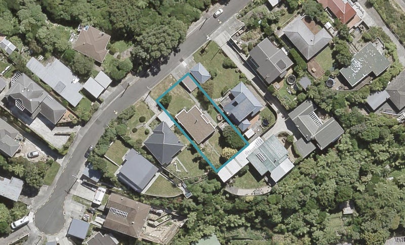 13 Te Whiti Grove, Korokoro, Lower Hutt - Carousel 1