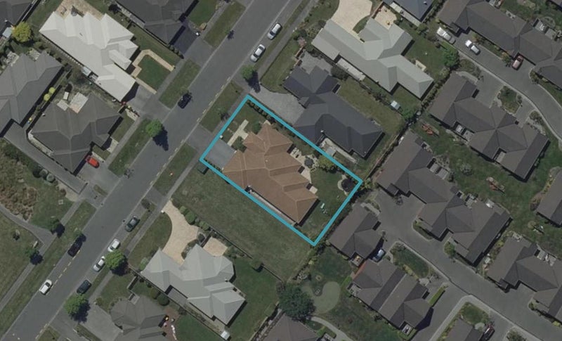 11 Bibiana Street, Aidanfield, Christchurch - Carousel 1