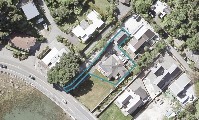 212 Marine Drive, Lowry Bay, Lower Hutt - Carousel 1