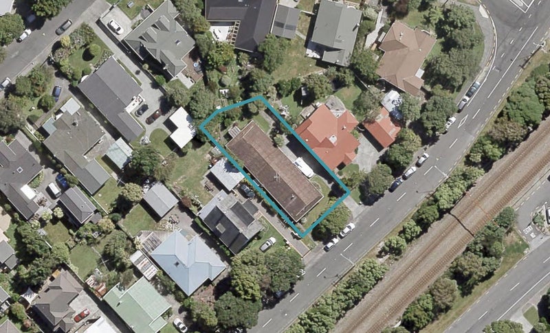 2/93 Pohutukawa Street, Woburn, Lower Hutt - Carousel 1